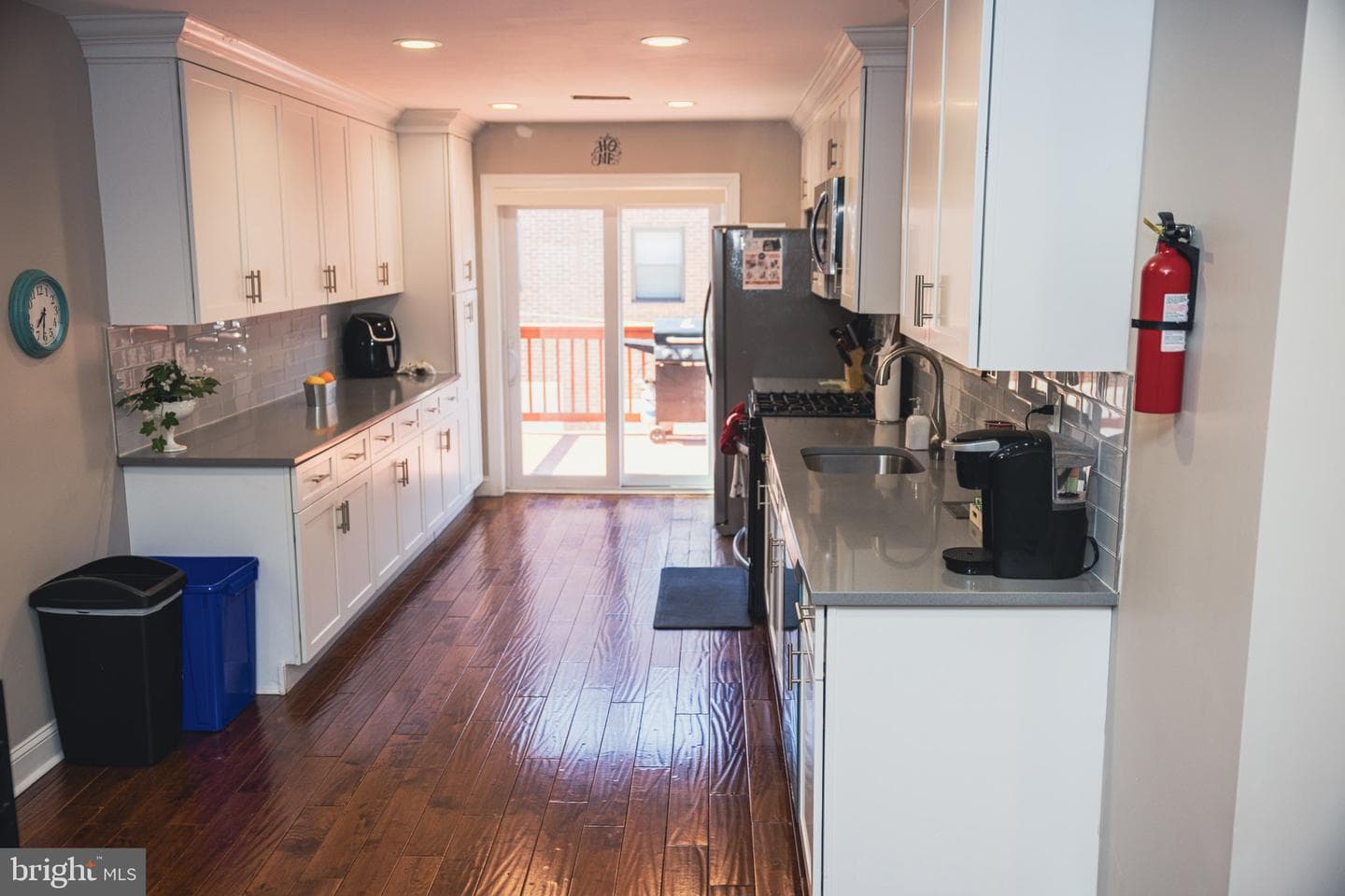 6218 Pine Street photo 8