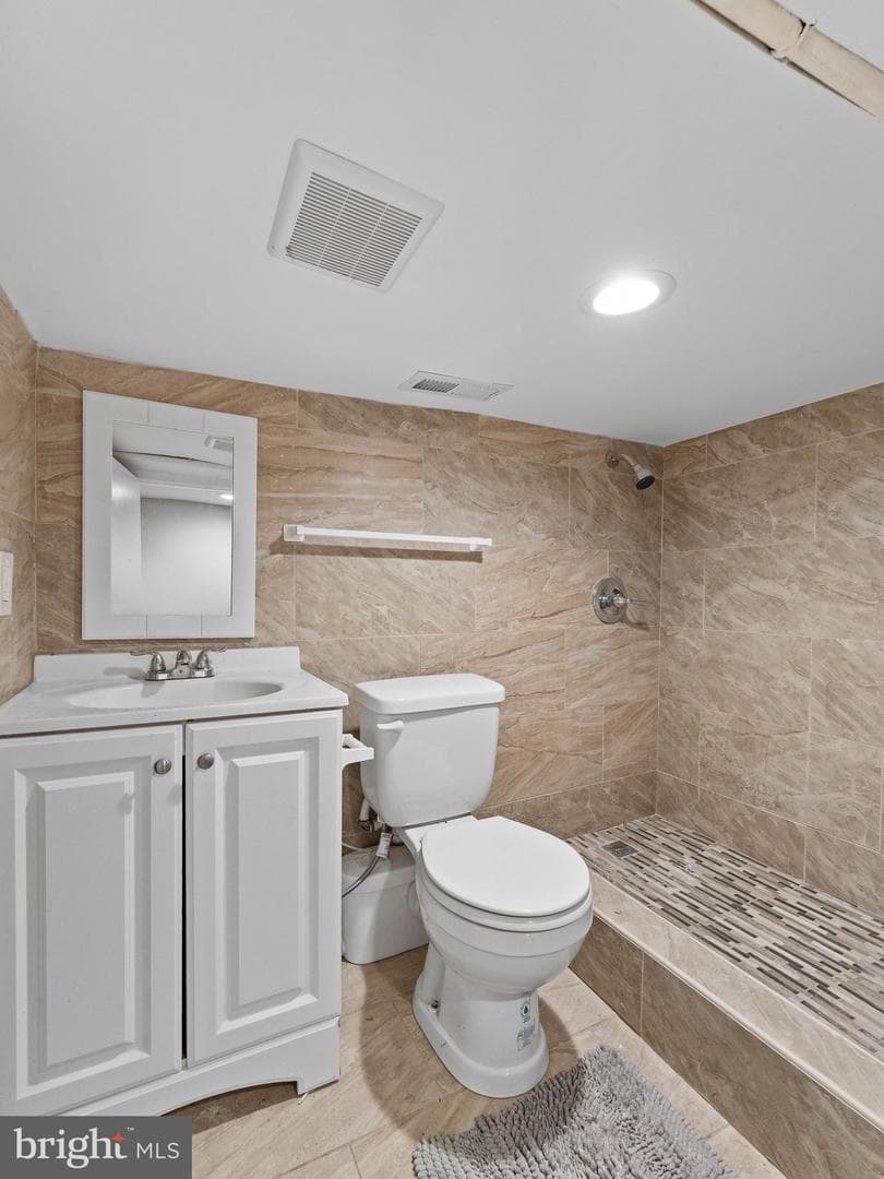 2423 Madison Square photo 13