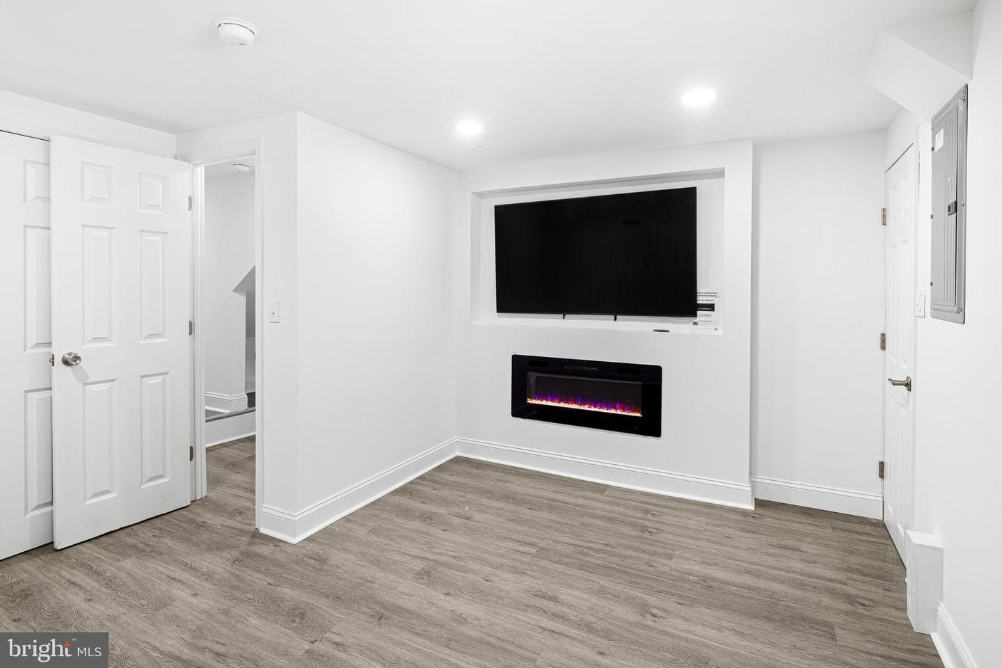 5615 Ridgewood Street photo 4