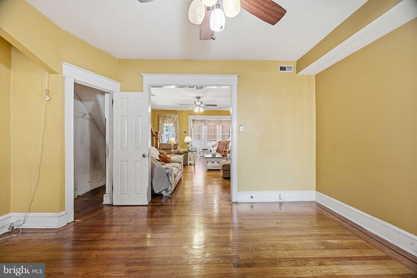 6458 N Smedley Street photo 9