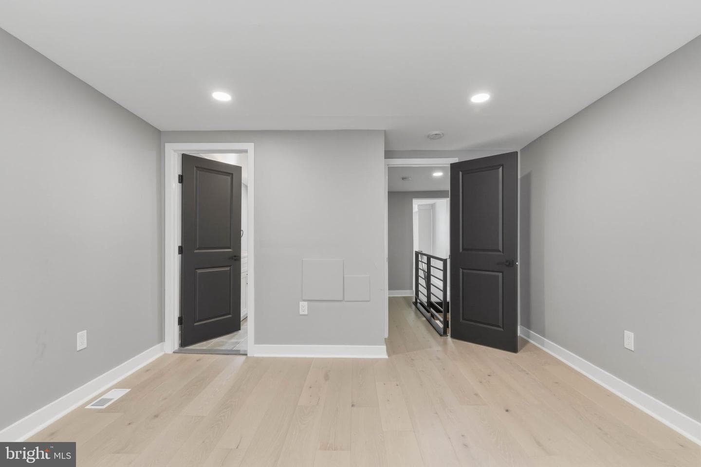 1725 W Thompson Street photo 37