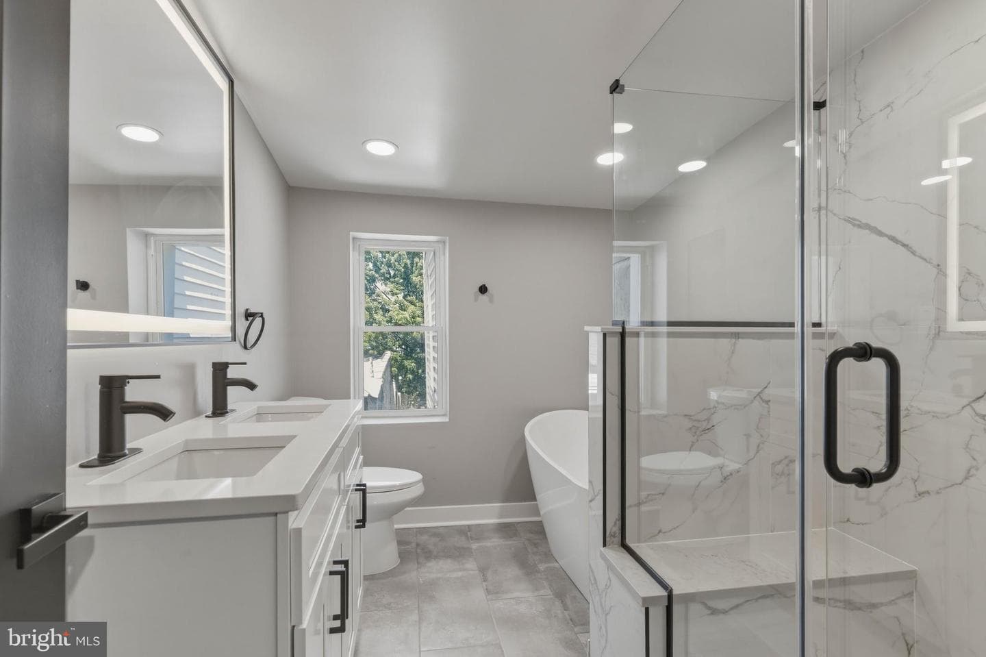 1725 W Thompson Street photo 39