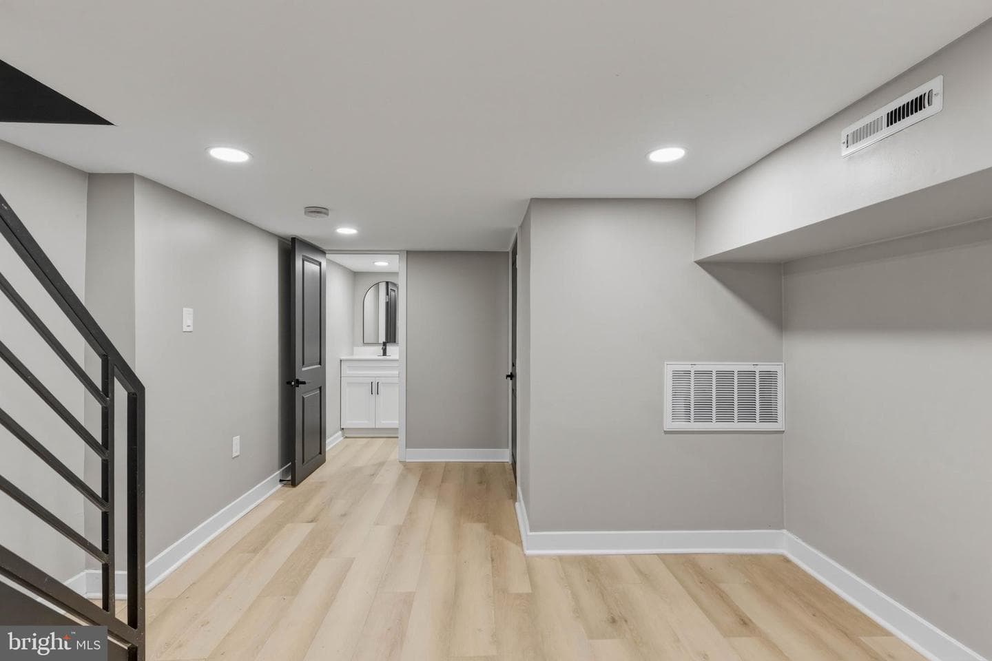 1725 W Thompson Street photo 45