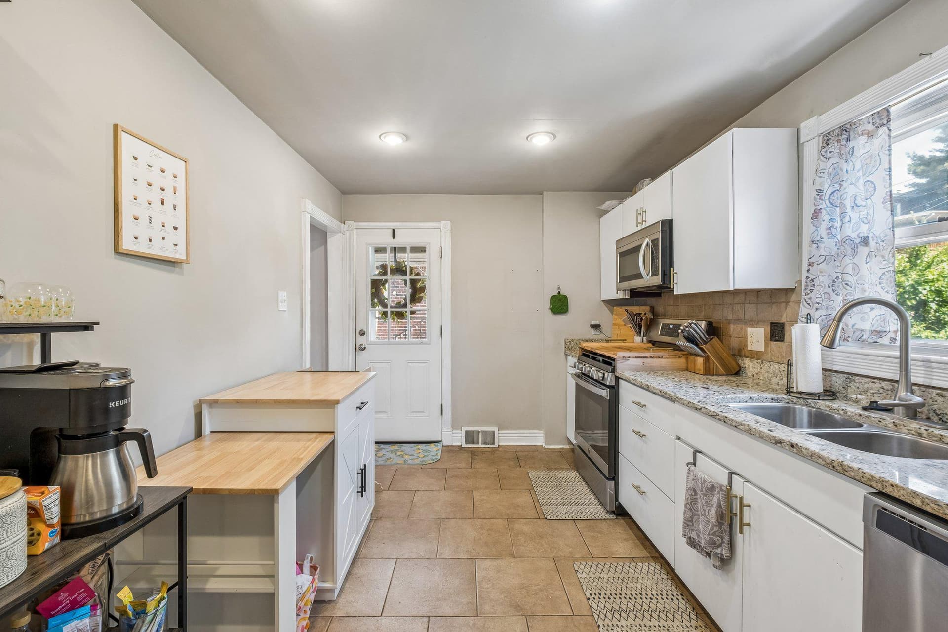 725 Hill Road photo 10