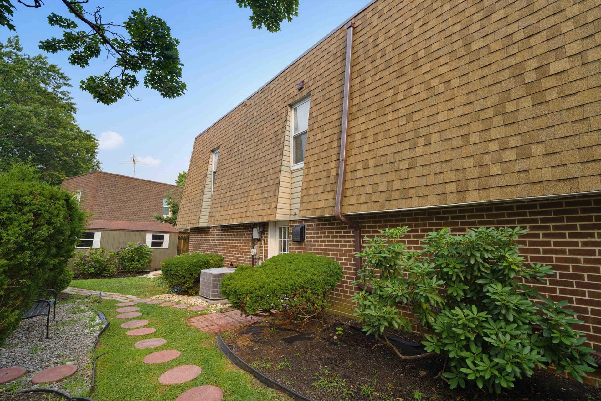 9807 Cowden Street photo 32