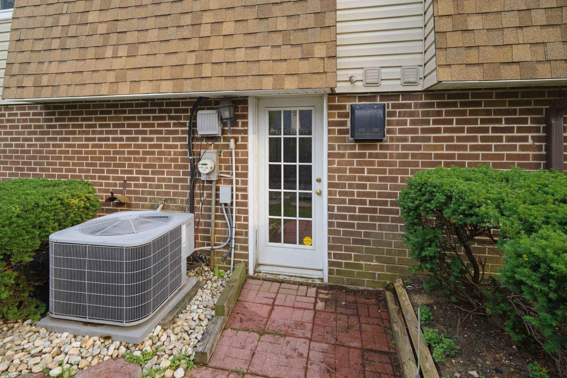 9807 Cowden Street photo 33
