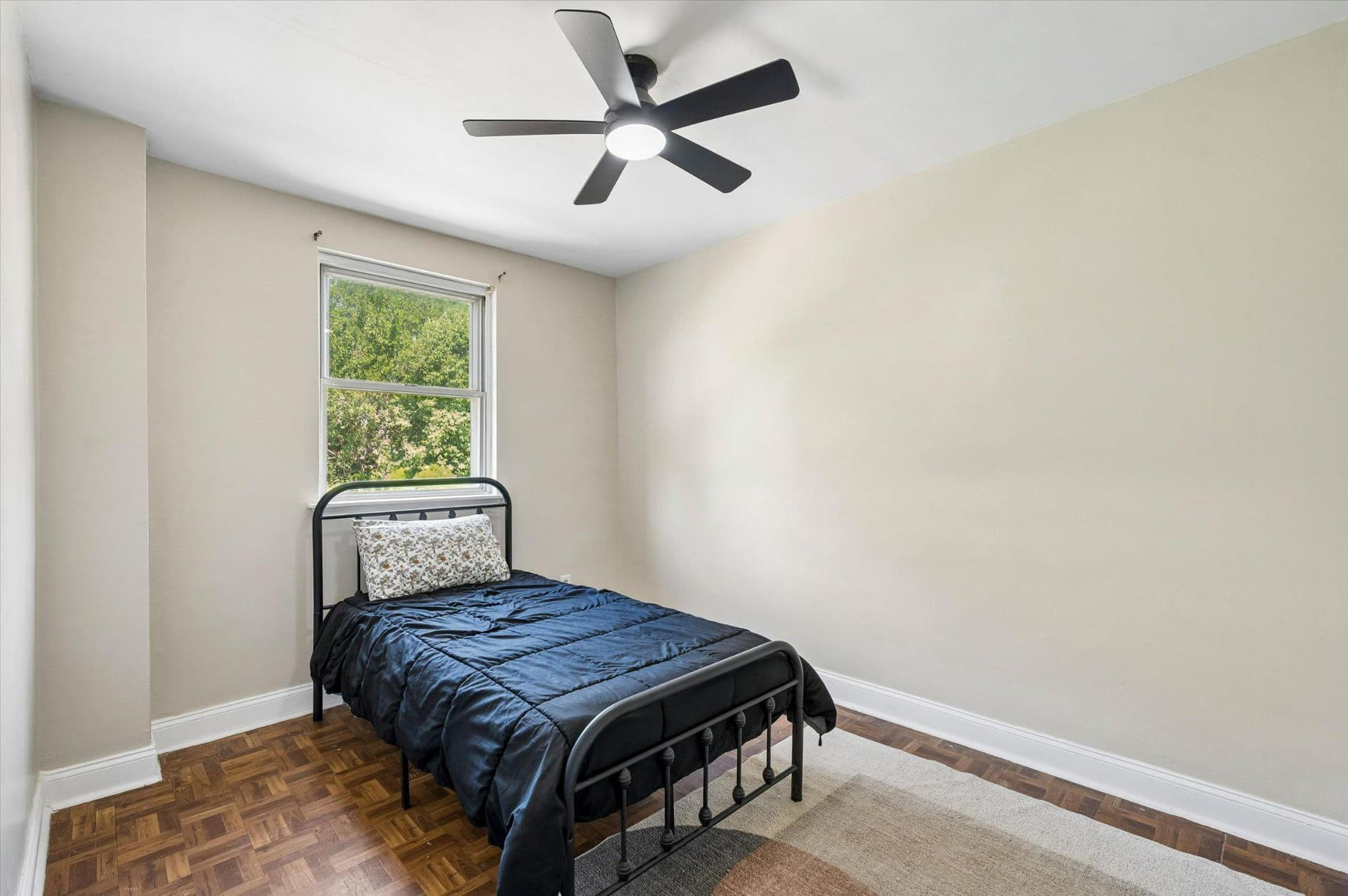5850 Oakland Street photo 11