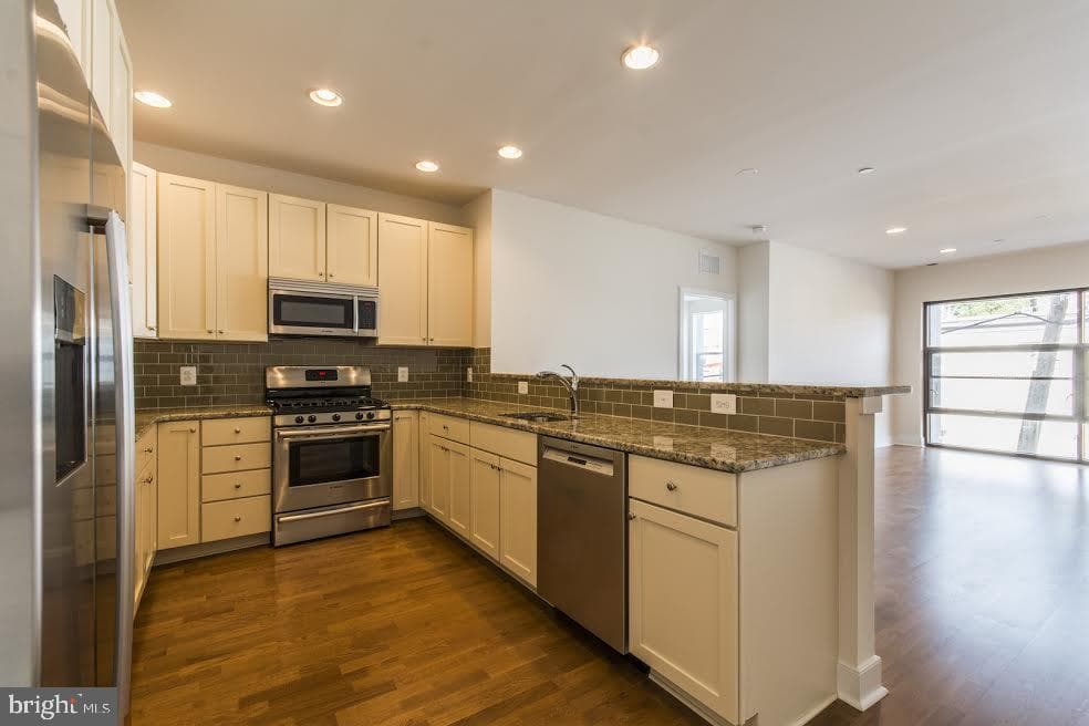 600 S 24th Street #213 photo 3