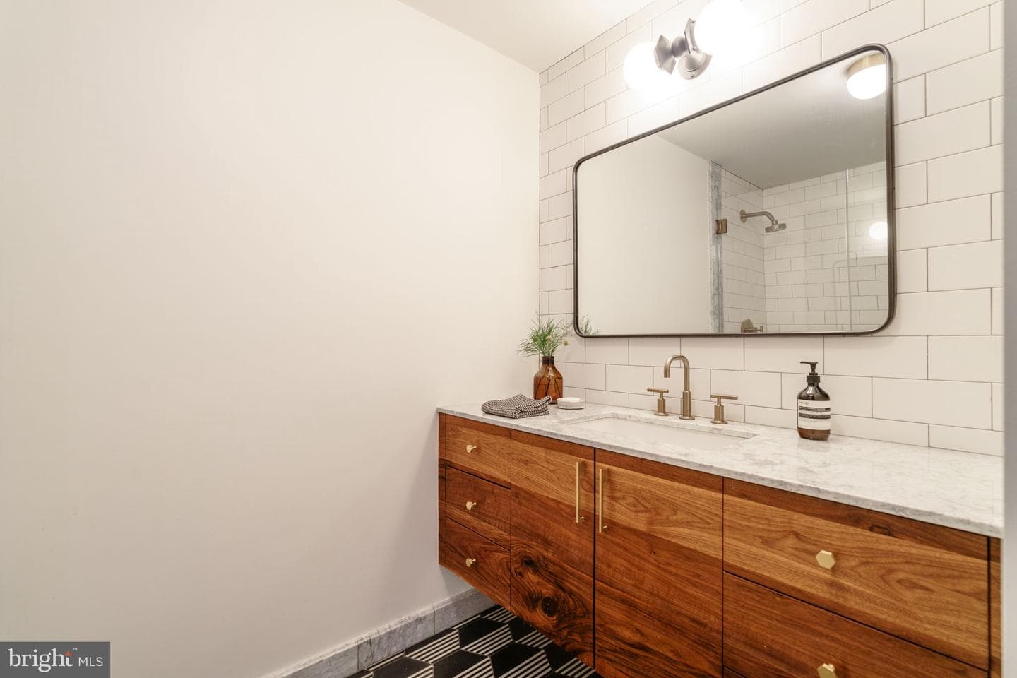 1228 Arch Street #8e photo 23