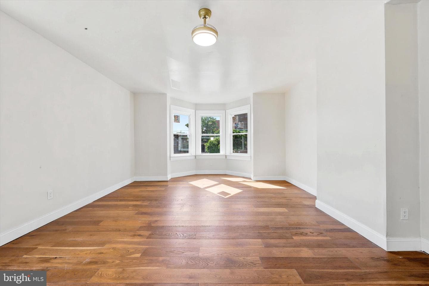 51 E High Street photo 14