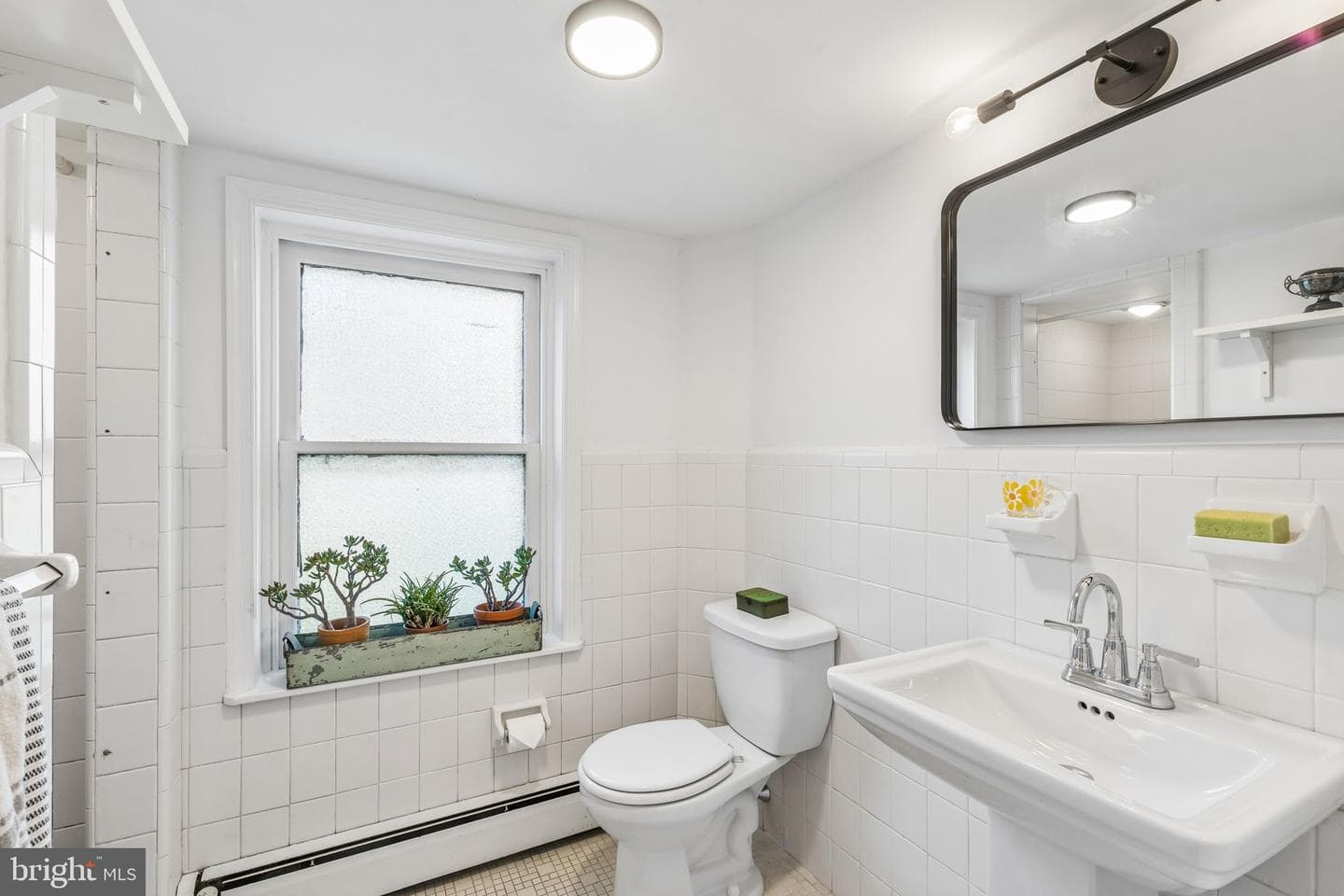 2410 Manning Street photo 13