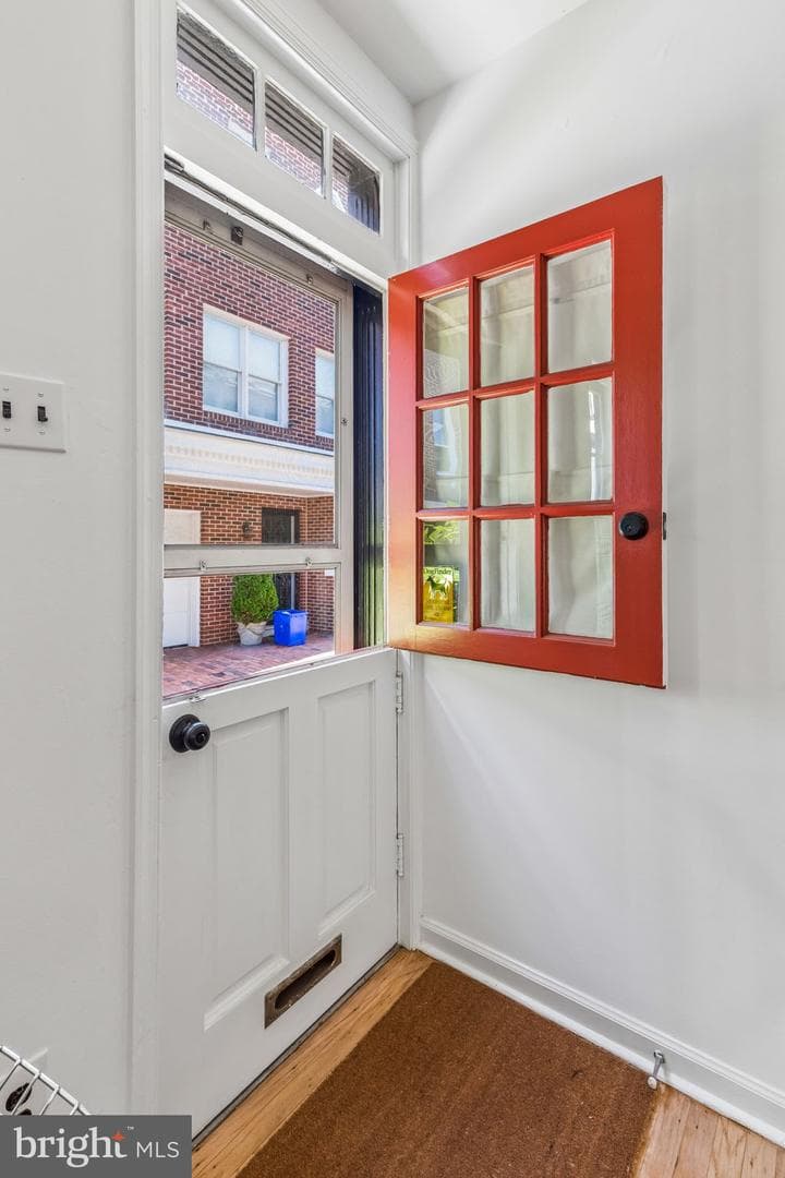 2410 Manning Street photo 18