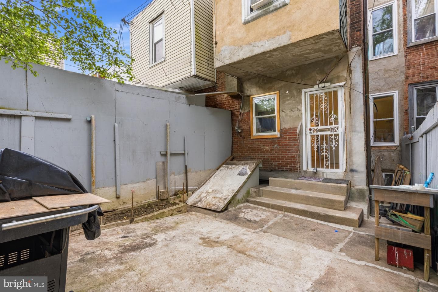 7056 Saybrook Avenue photo 15