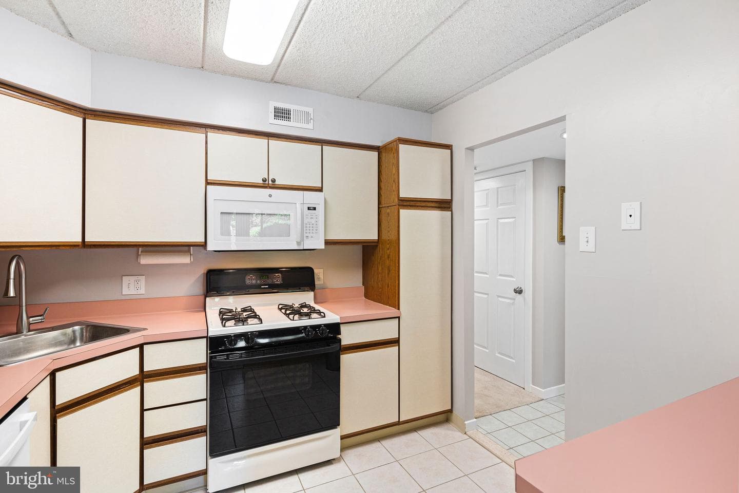 401 Shawmont Avenue #b photo 6