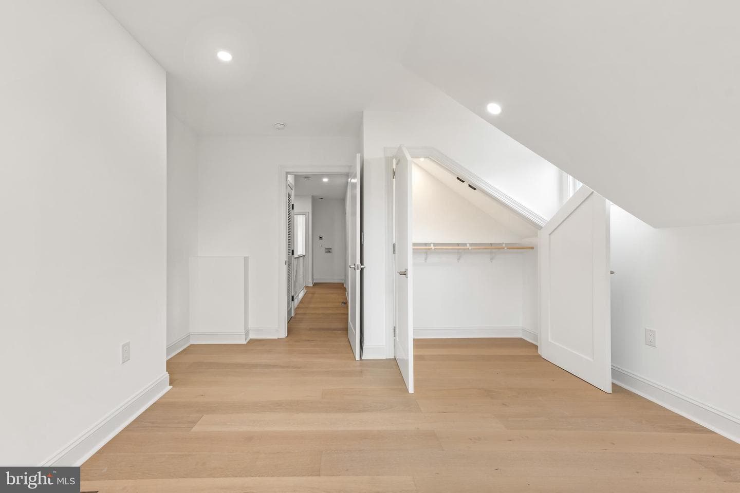240 W Earlham Terrace photo 25