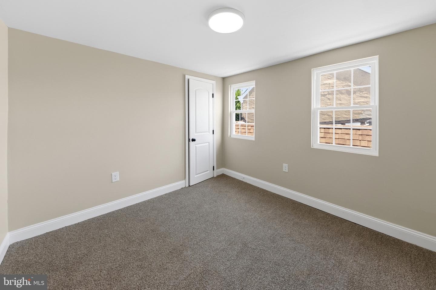 4627 Edgemont Street photo 25