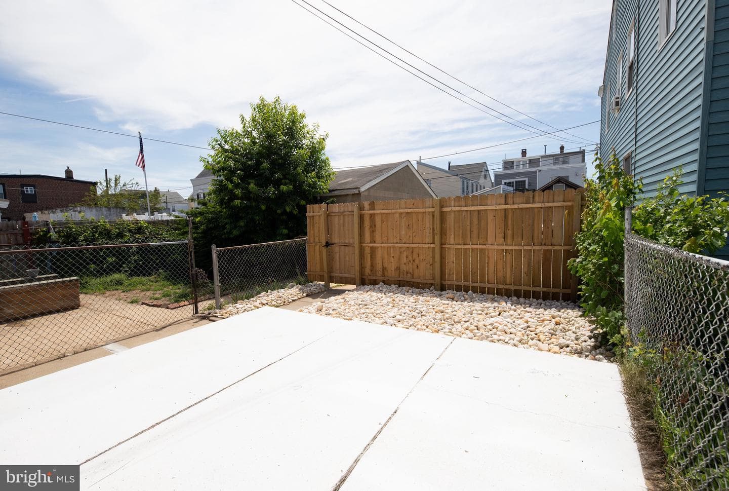 4627 Edgemont Street photo 33