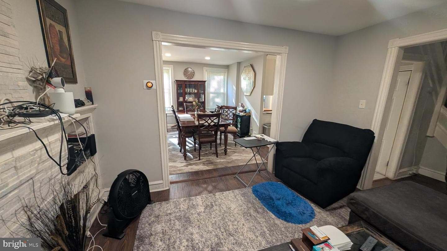 6211 Ogontz Ave photo 4