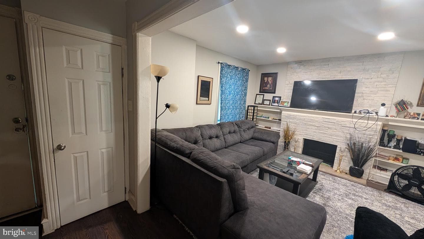 6211 Ogontz Ave photo 8