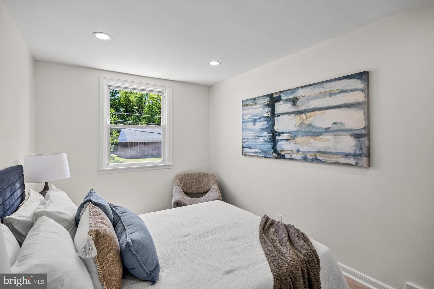 7929 Lister Street photo 18