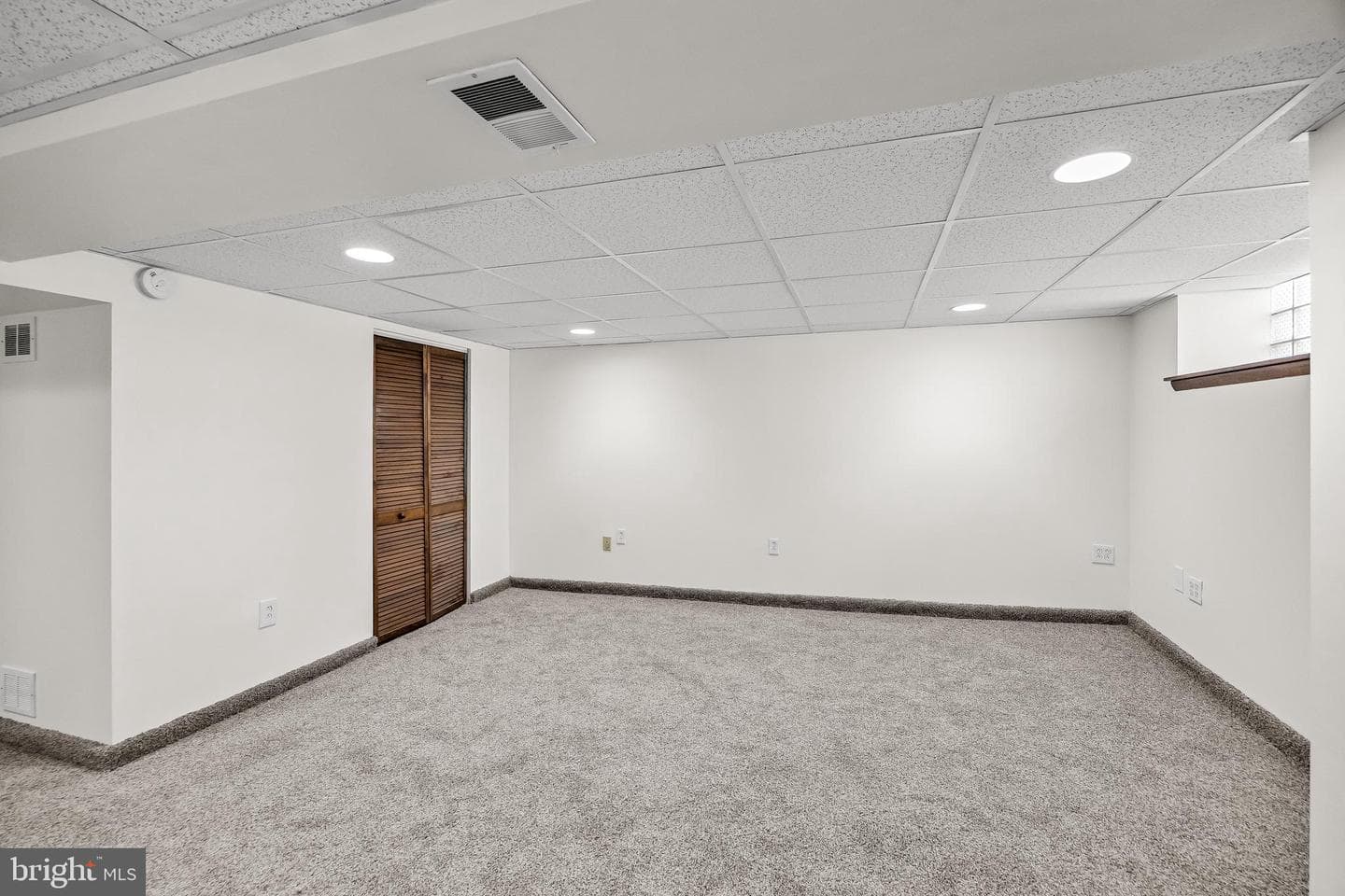 7929 Lister Street photo 23