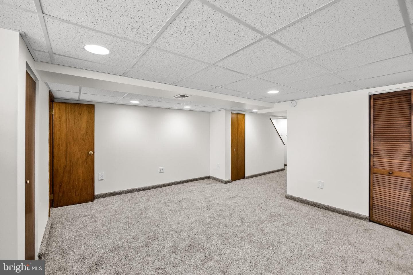 7929 Lister Street photo 24