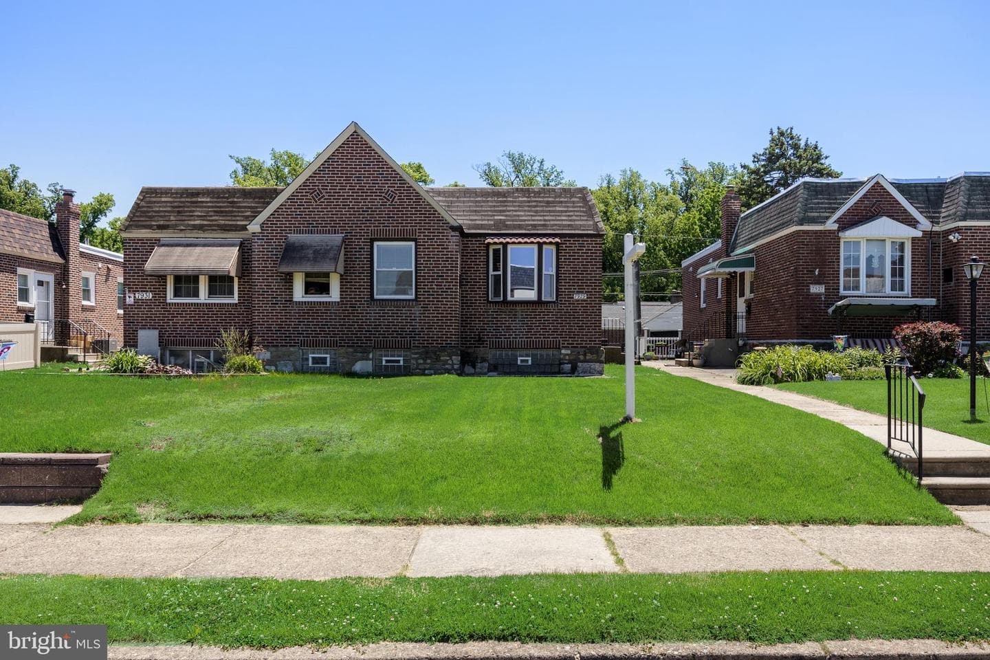 7929 Lister Street photo 4