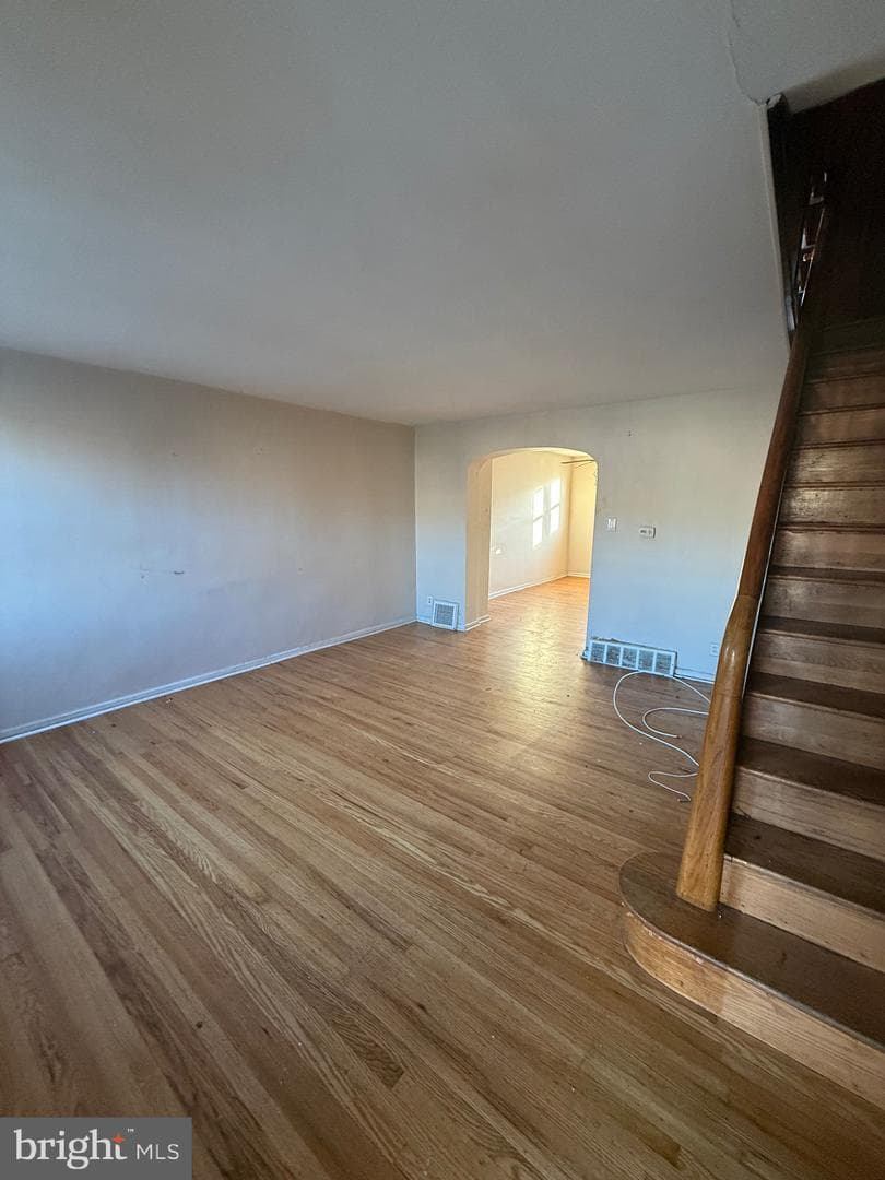 3334 Lansing Street photo 5
