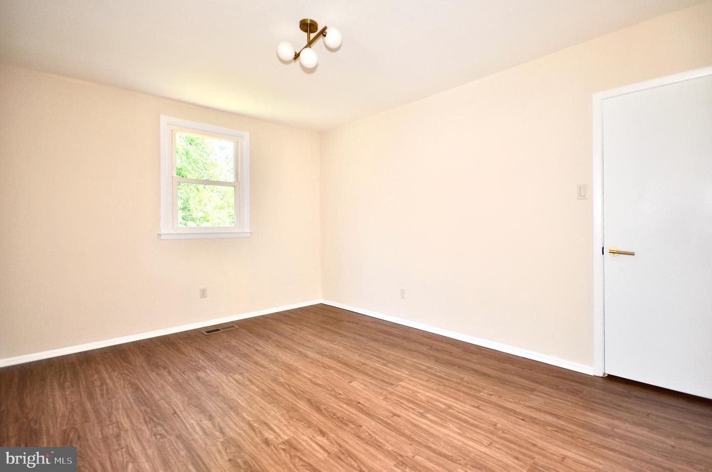 15155 Milford Street photo 27