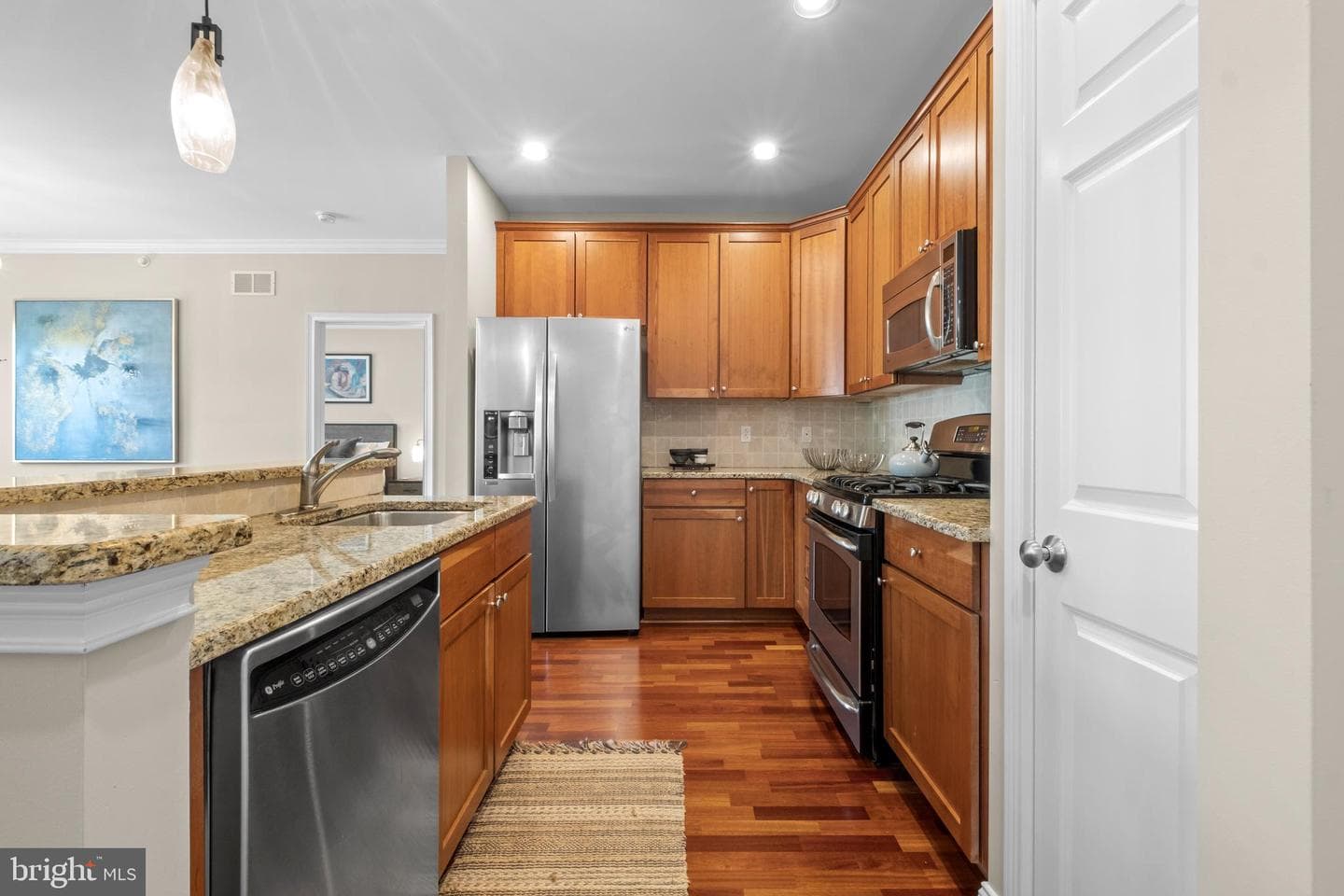 500 Admirals Way #402 photo 3