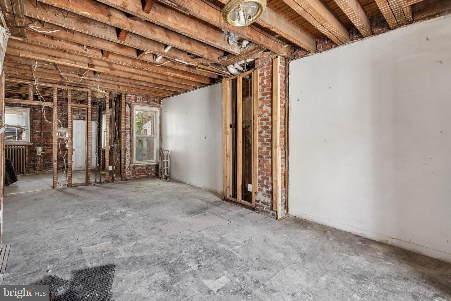 2245 E Cambria Street photo 2