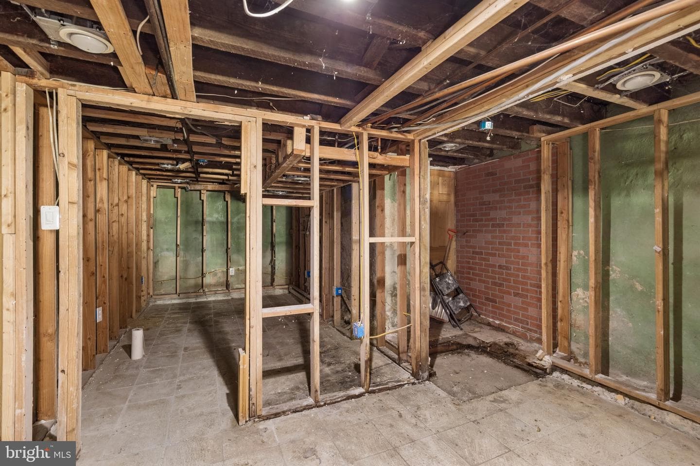 2245 E Cambria Street photo 23