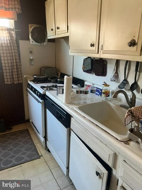 584 E Carver Street photo 7
