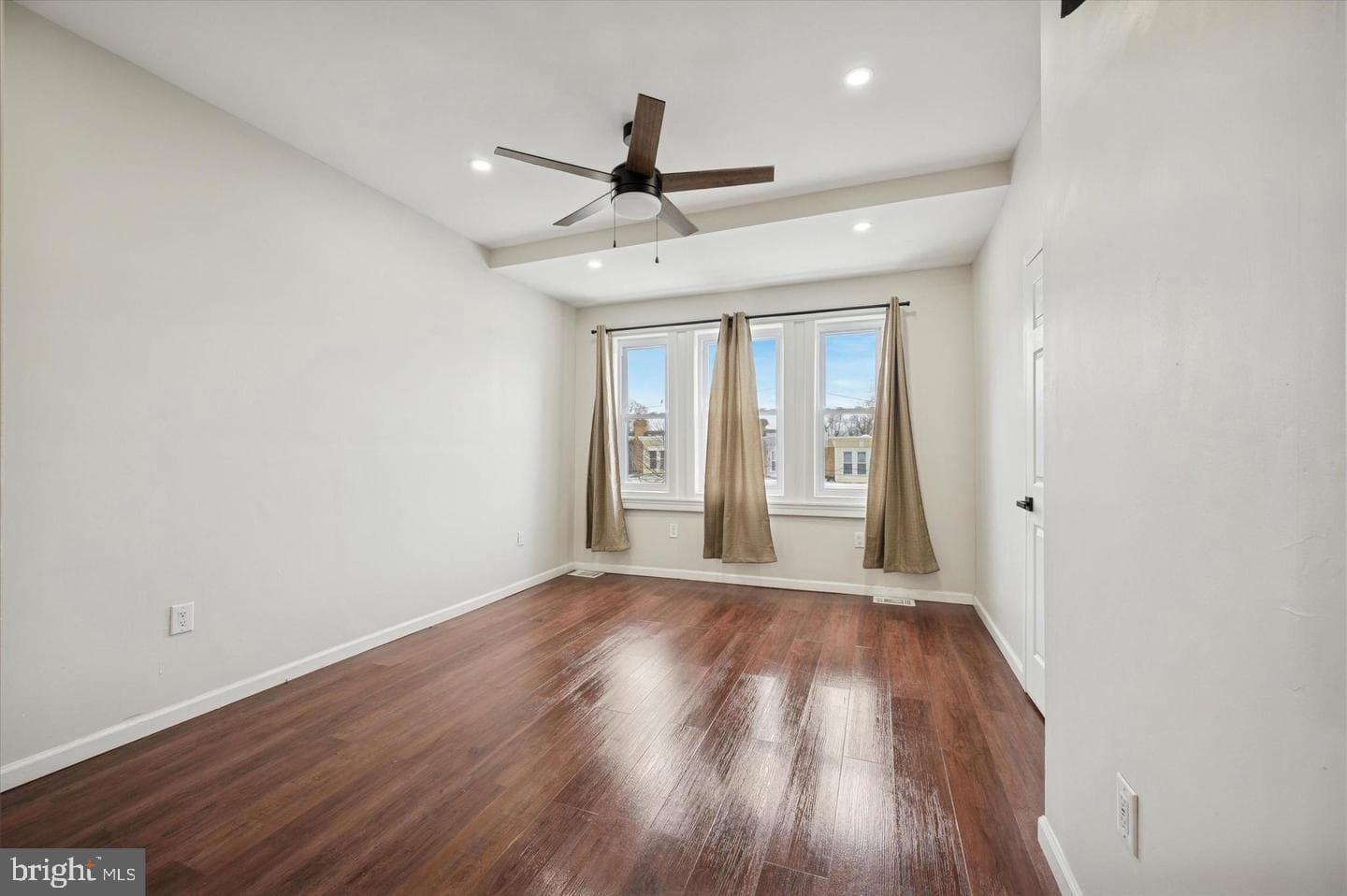 1511 W Chew Street photo 5
