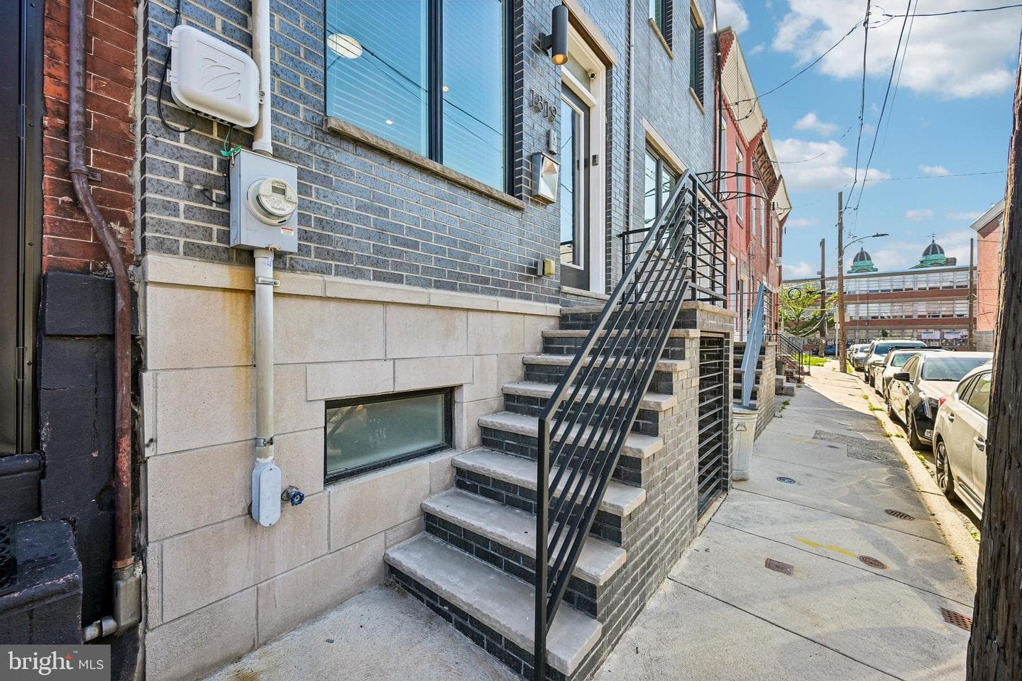 1819 Mountain Street photo 6