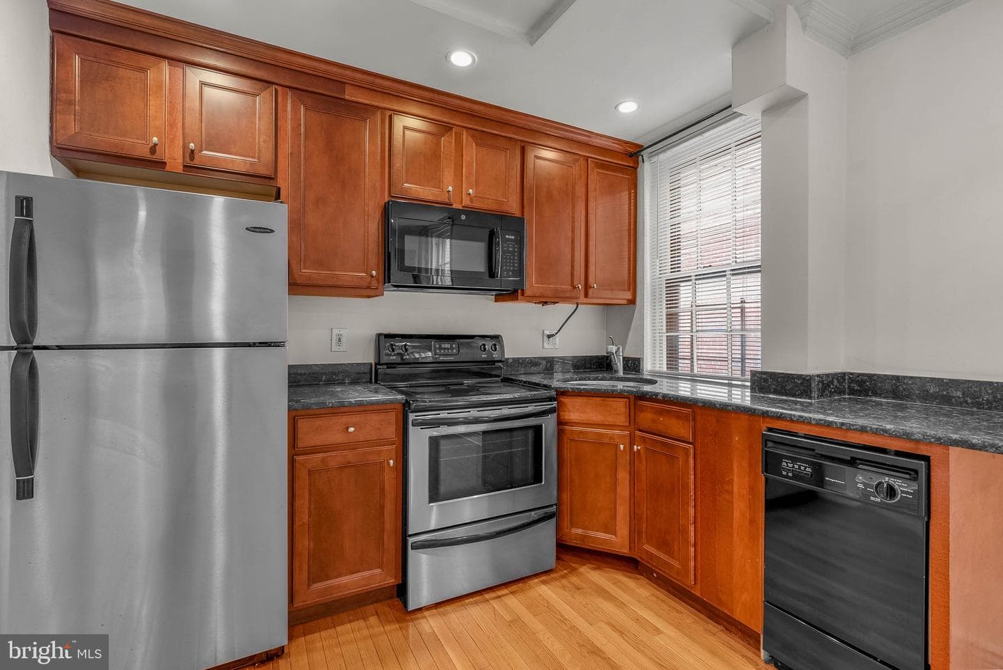 1910 Fairmount Avenue #b (1r) photo 9
