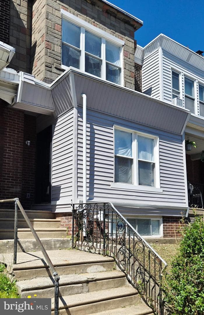 1632 S Lindenwood Street photo 25