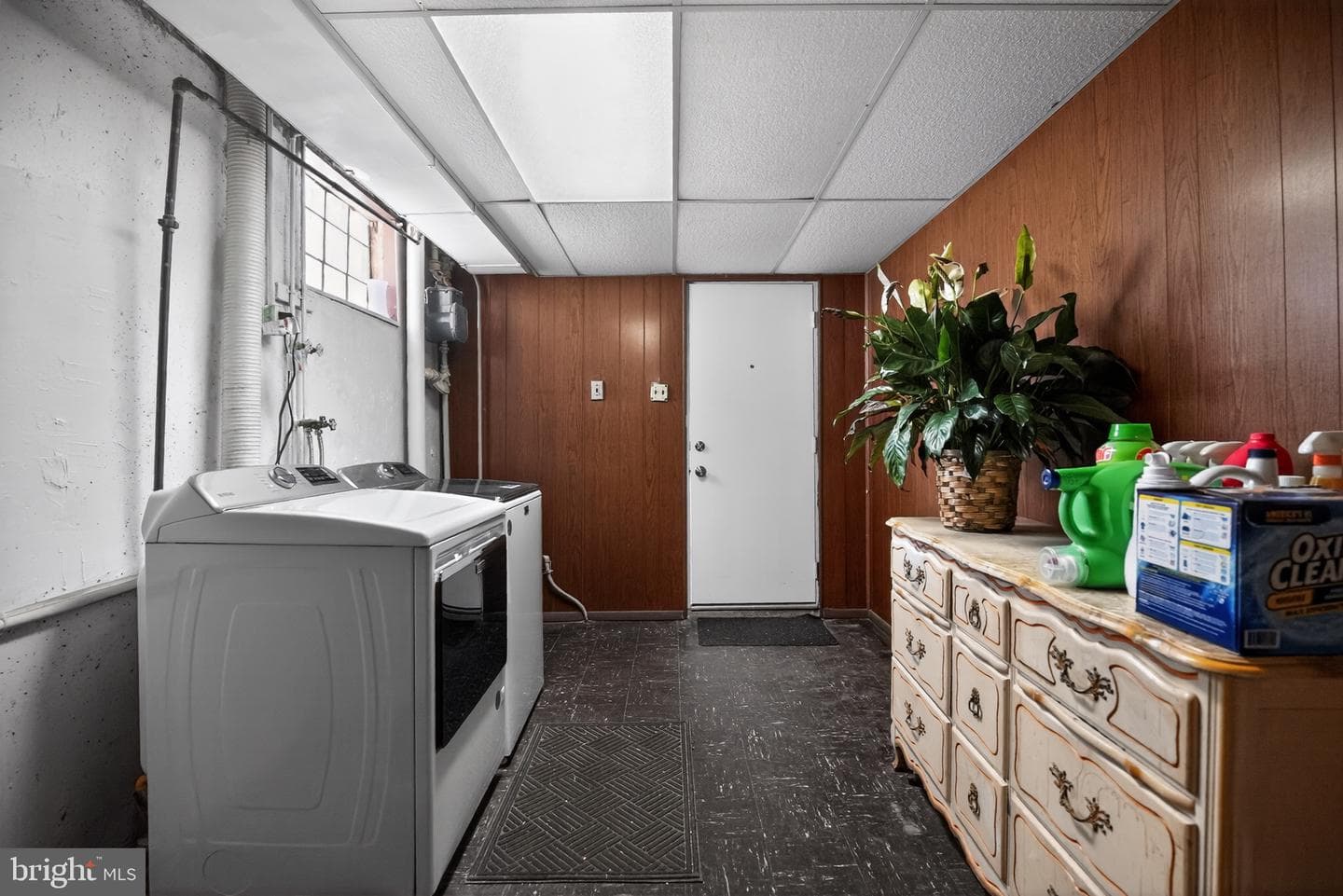 8906 Sylvia Lane photo 25