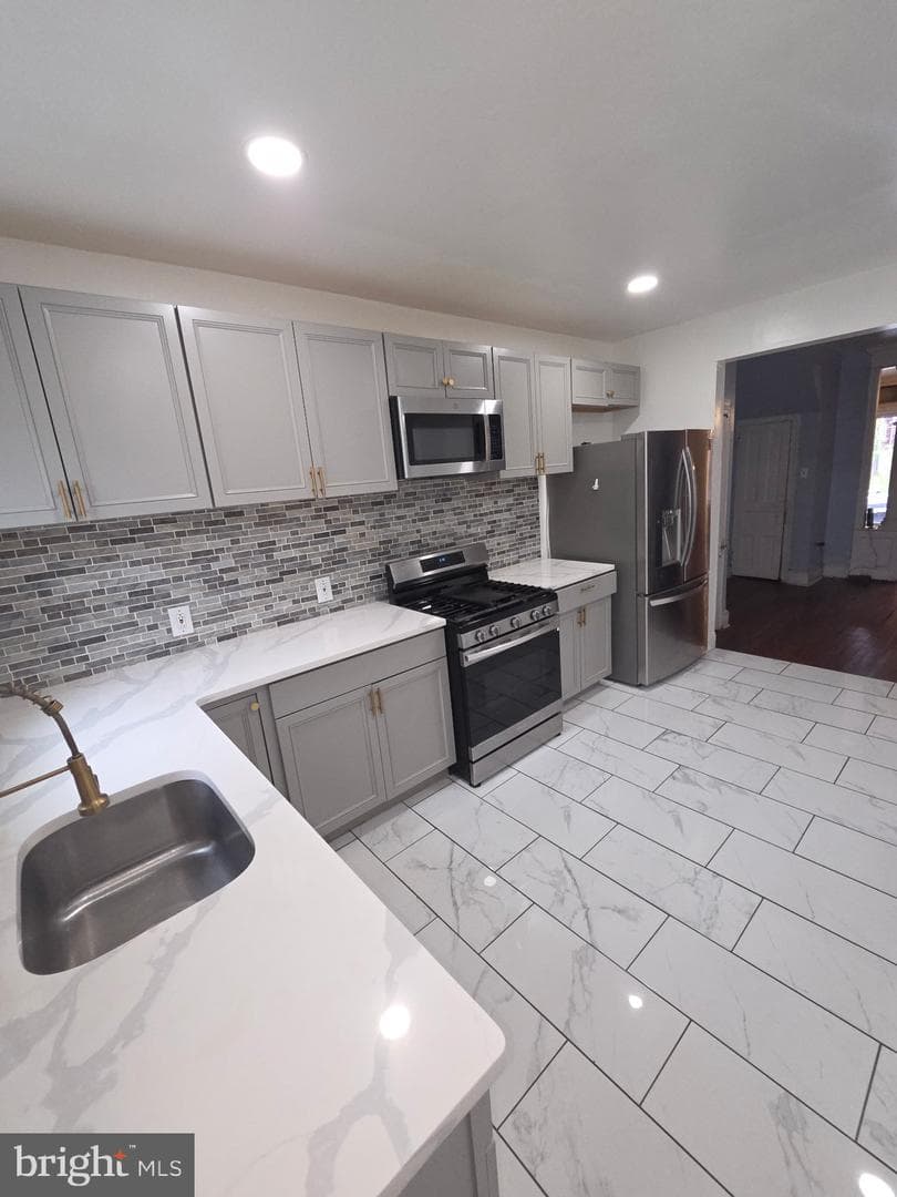 5336 Delancey Street photo 10