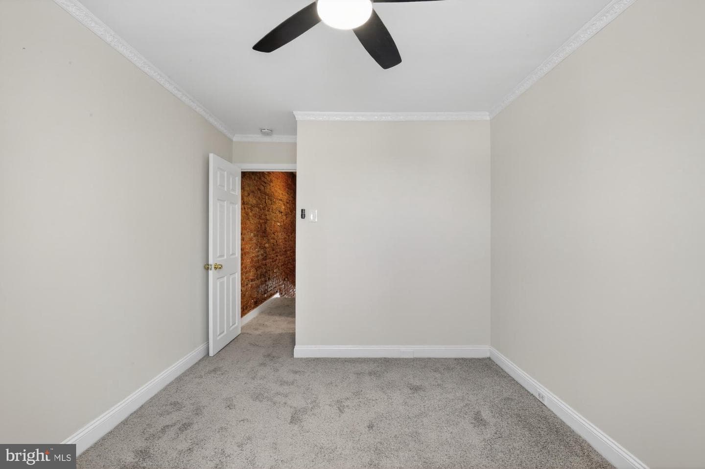 2932 E Thompson Street photo 22