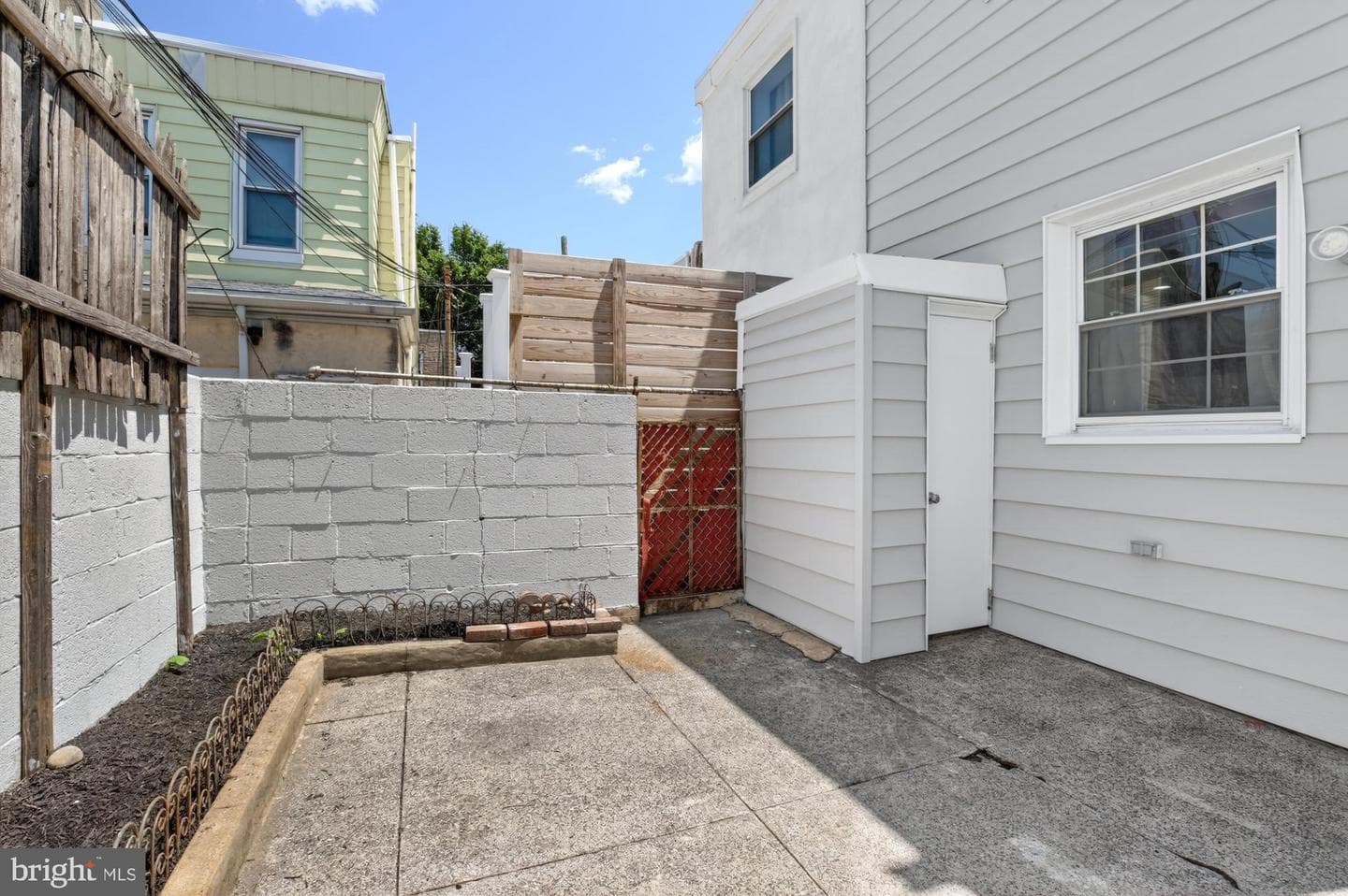 2932 E Thompson Street photo 24