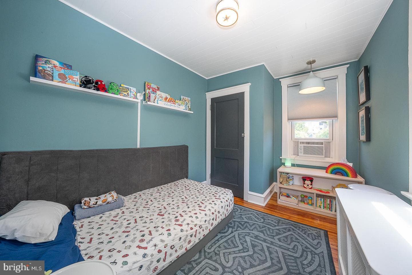 4011 Mitchell Street photo 18