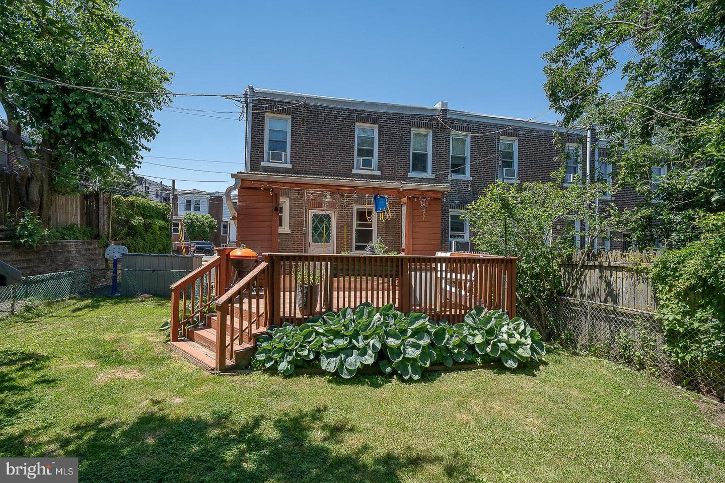 4011 Mitchell Street photo 22