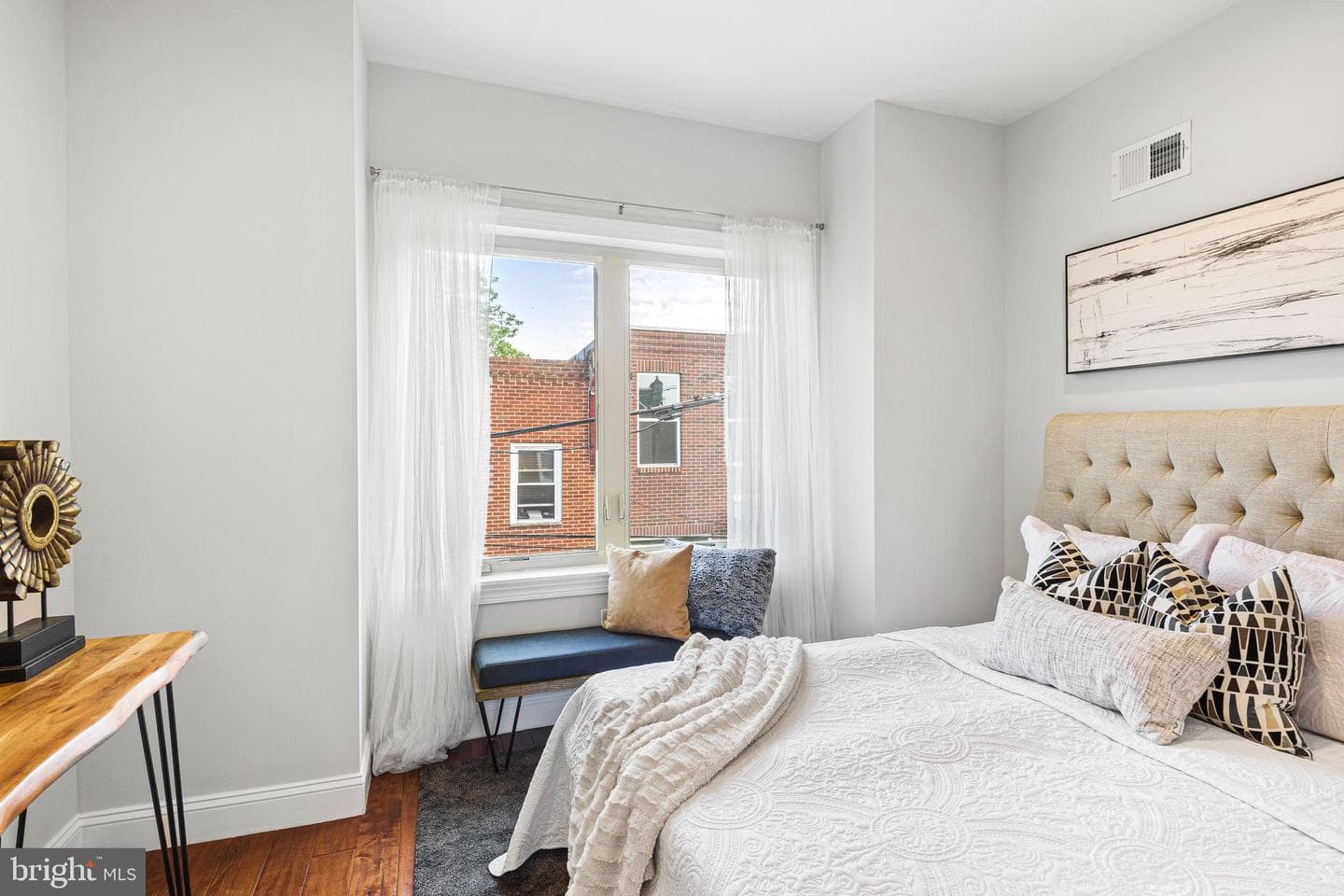 2340 Greenwich Street photo 10