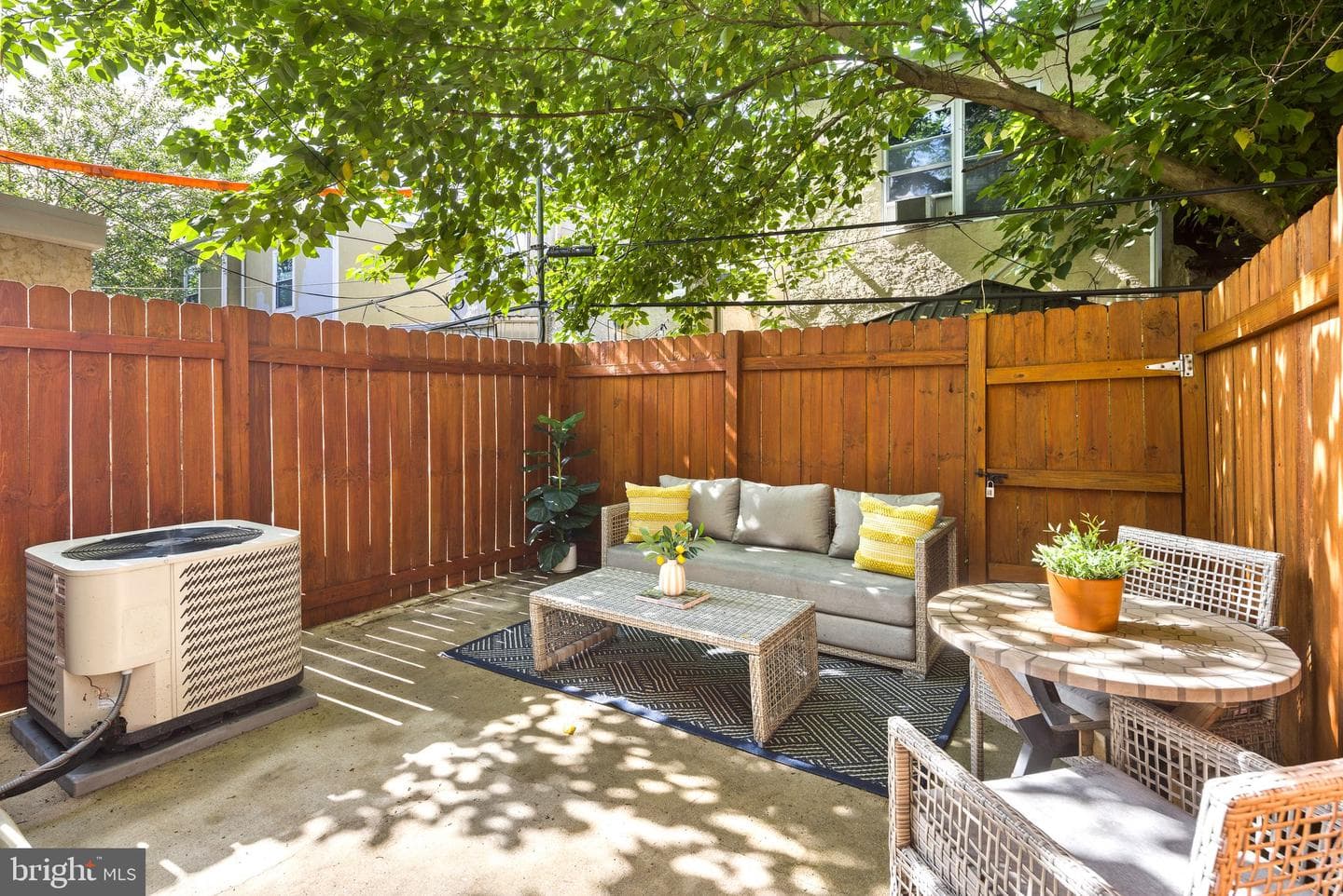2340 Greenwich Street photo 19