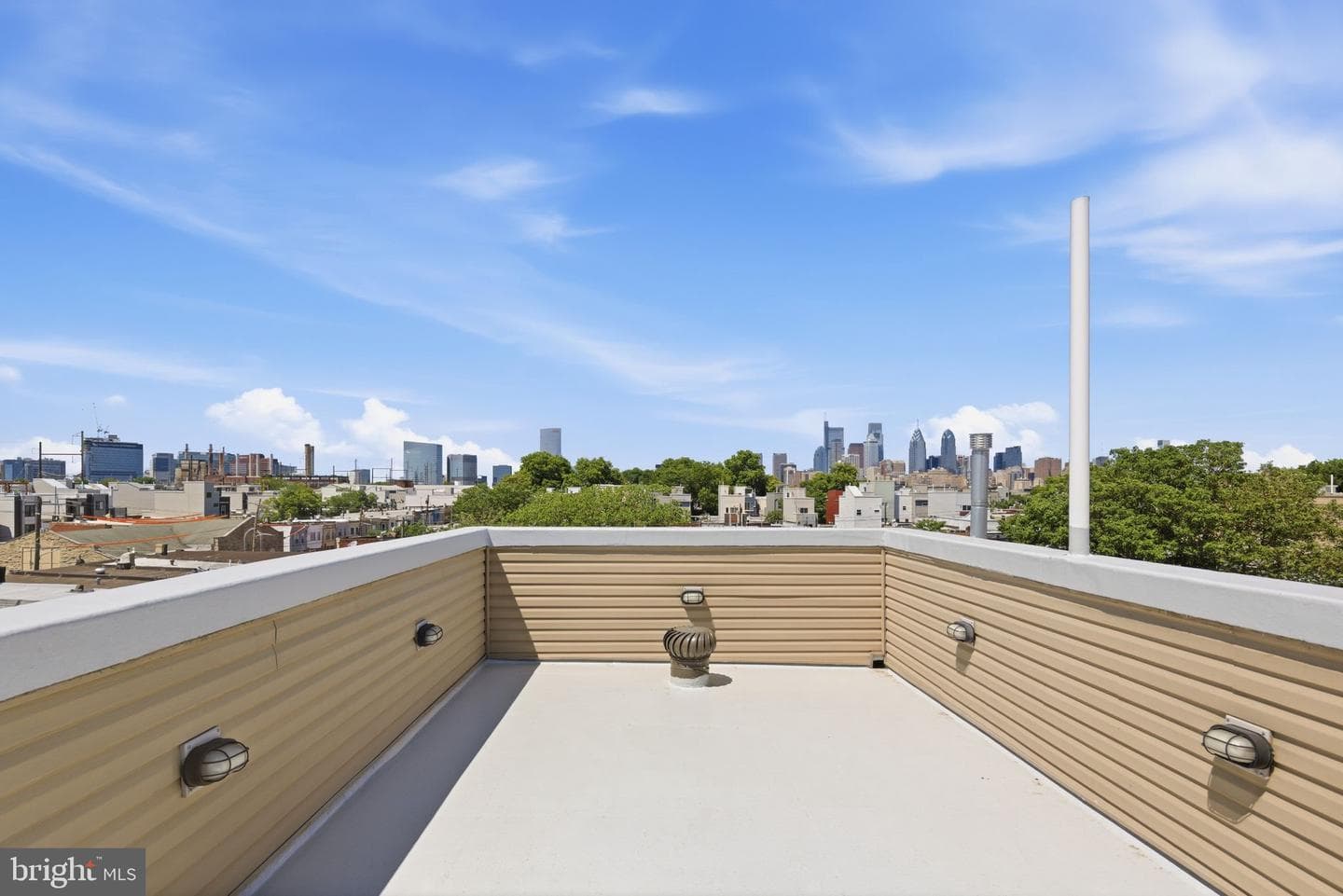 2340 Greenwich Street photo 23