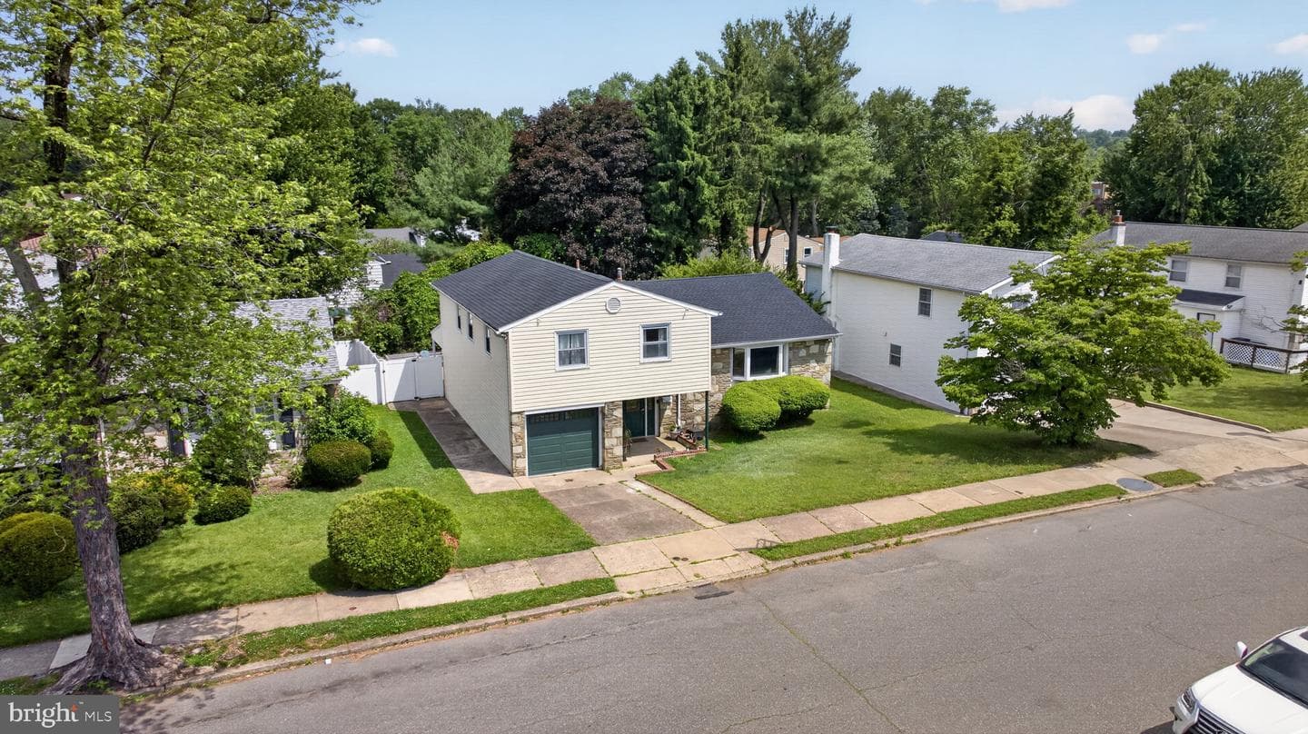 463 Pinewood Road, Philadelphia
