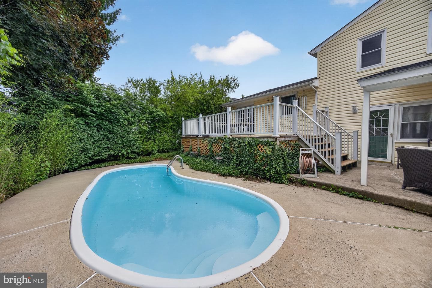 463 Pinewood Road photo 4