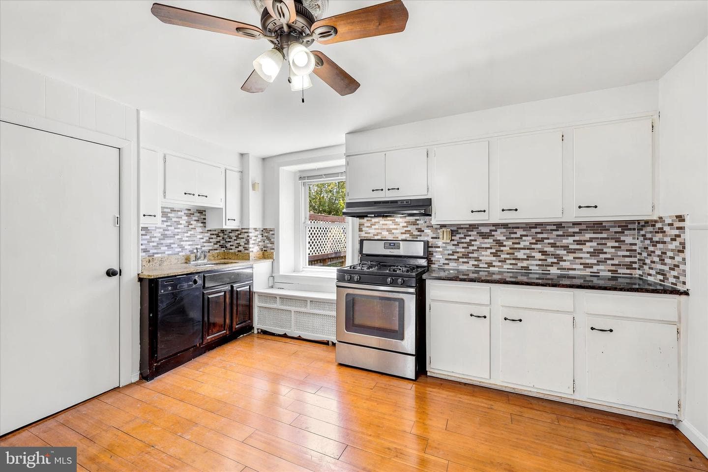 165 Levering Street photo 11