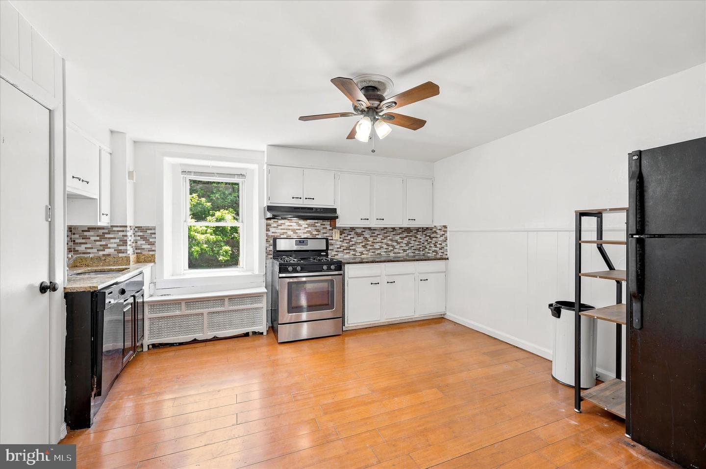 165 Levering Street photo 9